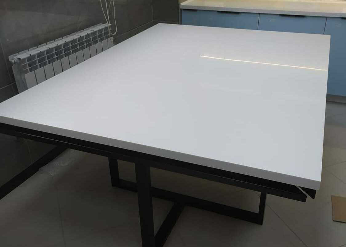 <span style="font-weight: bold;">Столы и столики из искусственного камня</span><br>